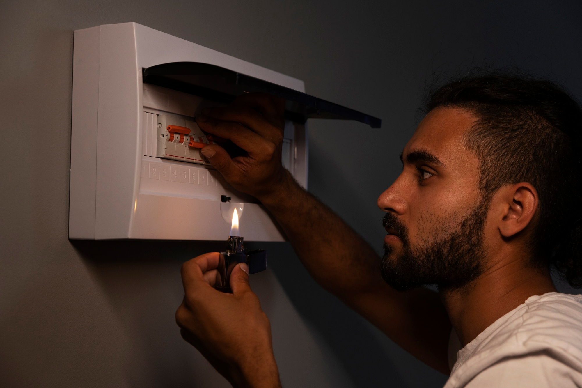Coupure d'électricité ou de gaz  La démarche à suivre pour un dépannage, 2massets - Freepik